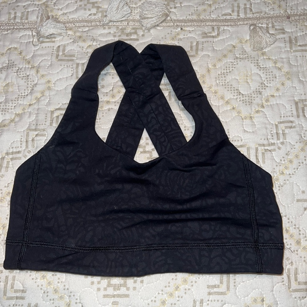 LULULEMON SPORTS BRA BLACK SIZE 4 Like New!